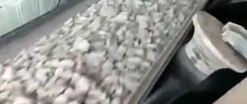 看我們臺(tái)時(shí)3000噸精品骨料線(xiàn)輸送量有多穩(wěn)